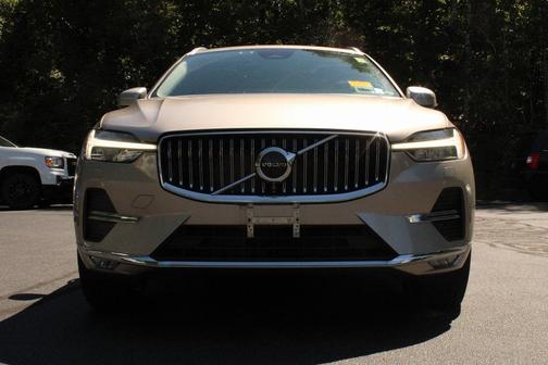 2023 Volvo XC60 B6 Ultimate Bright Theme