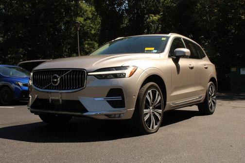 2023 Volvo XC60 B6 Ultimate Bright Theme
