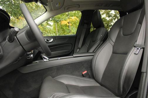 2023 Volvo XC60 B6 Ultimate Bright Theme