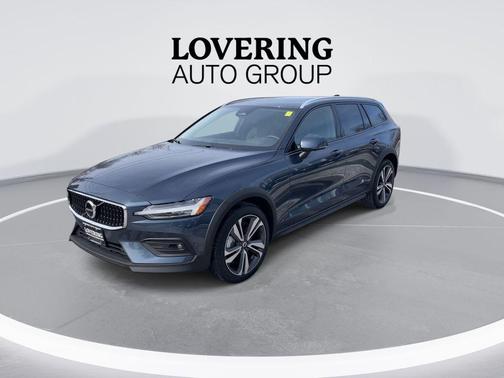 Denim Blue Metallic 2025 Volvo V60 Cross Country Plus, B5 AWD Gas (mild hybrid)