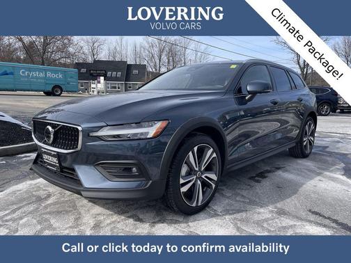 2025 Volvo V60 Cross Country Plus, B5 AWD Gas (mild hybrid)