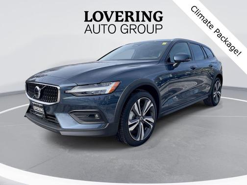 Denim Blue Metallic 2025 Volvo V60 Cross Country Plus, B5 AWD Gas (mild hybrid)