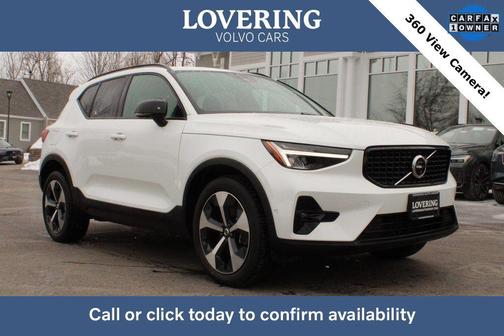 2025 Volvo XC40 B5 Plus Dark Theme