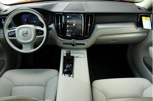 2025 Volvo XC60 B5 Core