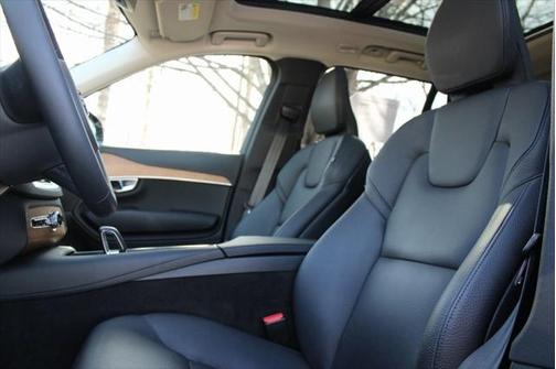 2024 Volvo XC90 Recharge Plug-In Hybrid T8 Plus Bright Theme 7-Seater
