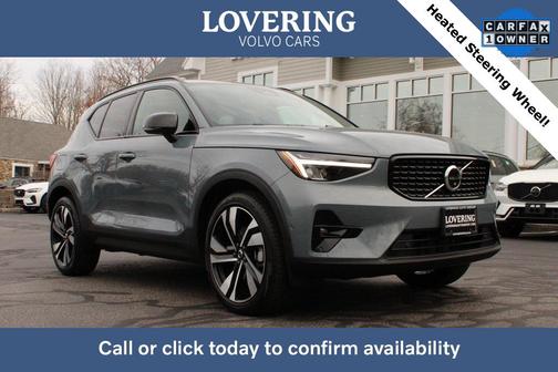 2023 Volvo XC40 B5 Plus Dark Theme