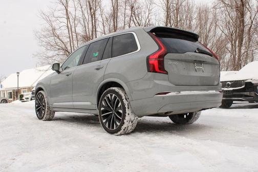 2025 Volvo XC90 B6 Plus 7-Seater