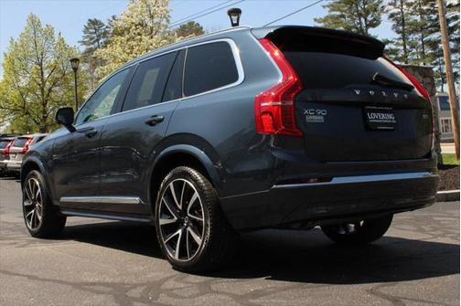 2024 Volvo XC90 B5 Plus Bright Theme