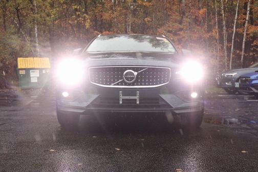 2024 Volvo V60 Cross Country B5 Plus
