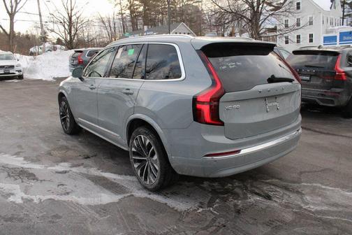 2025 Volvo XC90 B5 Plus 7-Seater