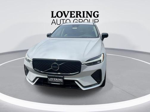 Crystal White Metallic 2026 Volvo XC60 B5 Ultra