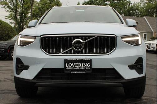 2025 Volvo XC40 B5 Plus Bright Theme