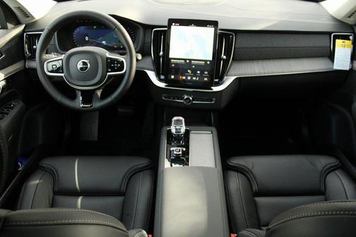 2026 Volvo XC90 B6 Ultra 7-Seater