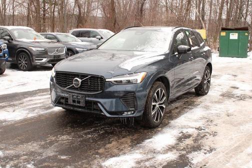 2025 Volvo XC60 B5 Plus