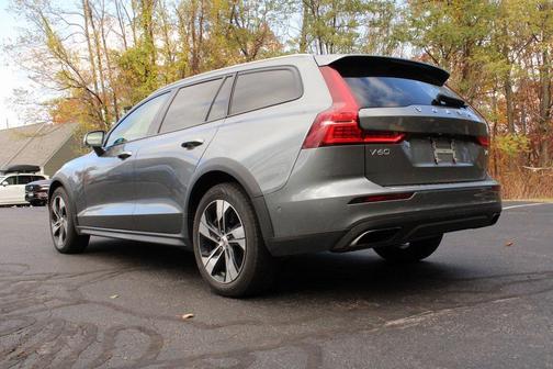 2020 Volvo V60 Cross Country T5