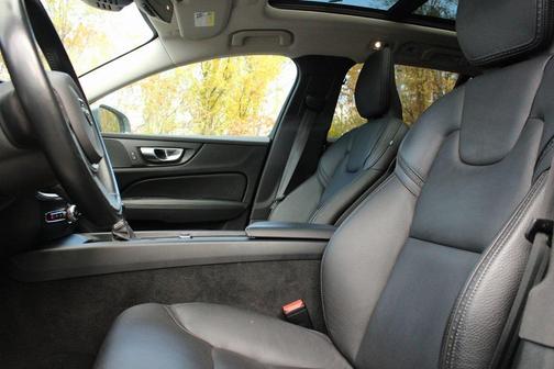 2020 Volvo V60 Cross Country T5