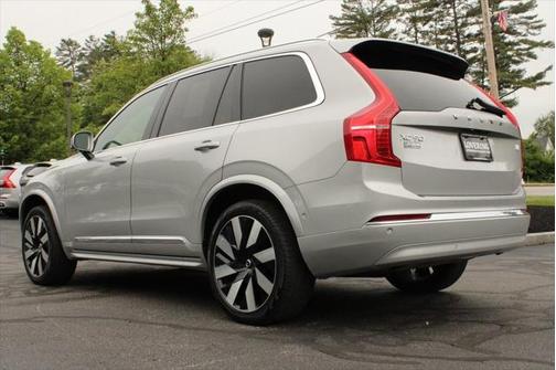 2023 Volvo XC90 Recharge Plug-In Hybrid T8 Ultimate Bright Theme 7-Seater