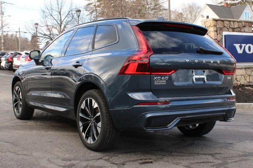 Denim Blue Metallic 2026 Volvo XC60 B5 Plus