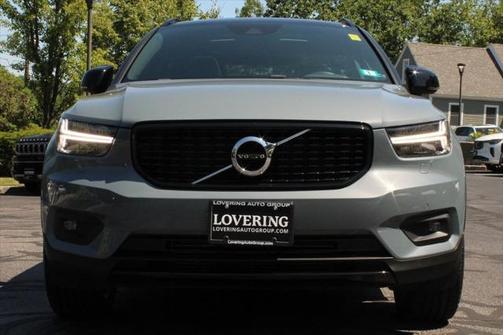 2022 Volvo XC40 T5 R-Design