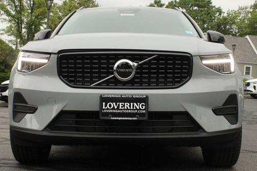 2026 Volvo XC40 B5 Core