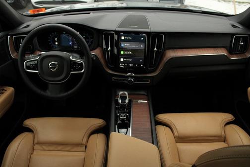 2025 Volvo XC60 Plug-In Hybrid T8 Ultra