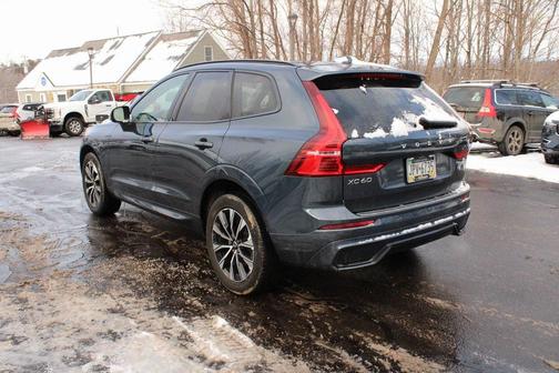 2024 Volvo XC60 B5 Plus Dark Theme