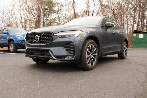 2025 Volvo XC60 B5 Plus