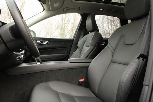 2025 Volvo XC60 B5 Plus