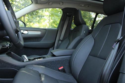 2026 Volvo XC40 B5 Plus