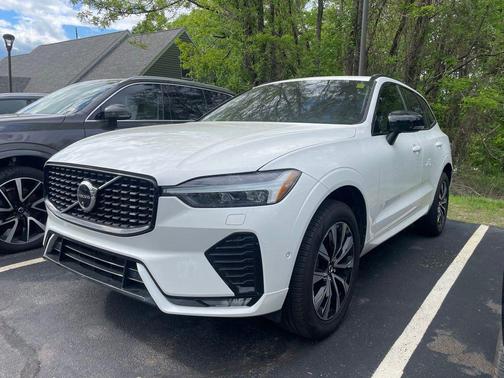 Crystal White Metallic 2024 Volvo XC60 B5 Plus Dark Theme