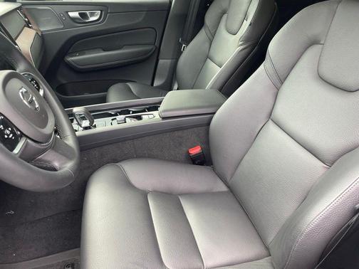 Crystal White Metallic 2024 Volvo XC60 B5 Plus Dark Theme