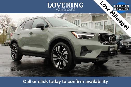 2025 Volvo XC40 Ultra Bright Theme