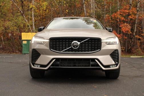 2025 Volvo XC60 B5 Plus