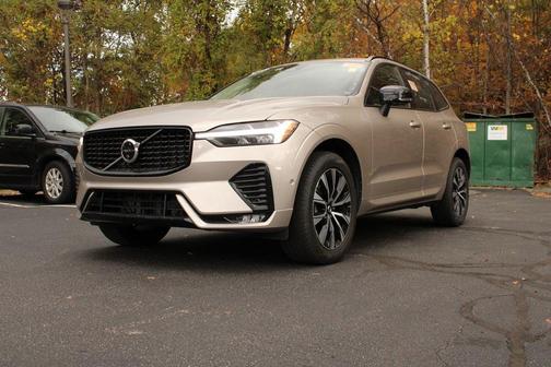 2025 Volvo XC60 B5 Plus