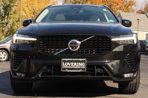 2023 Volvo XC60 B5 Plus Dark Theme