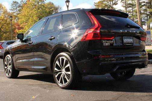 2023 Volvo XC60 B5 Plus Dark Theme