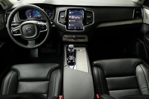 2024 Volvo XC90 Recharge Plug-In Hybrid Ultimate