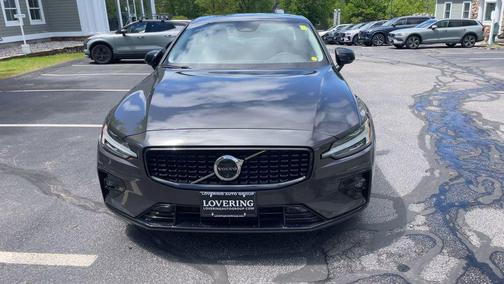Platinum Grey 2025 Volvo S60 B5 Plus