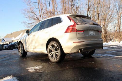 2021 Volvo XC60 T5 Momentum