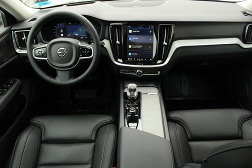 2024 Volvo V60 Cross Country B5 Ultimate