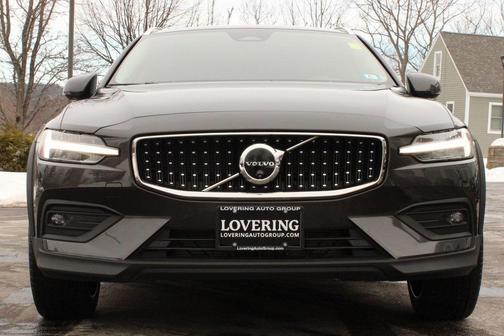 2024 Volvo V60 Cross Country B5 Ultimate