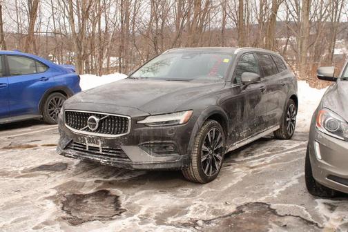 2024 Volvo V60 Cross Country B5 Ultimate