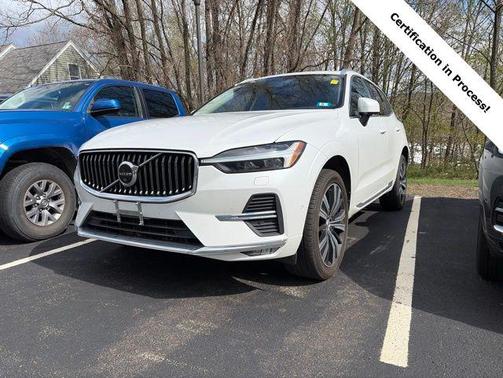 White 2022 Volvo XC60 B5 Inscription