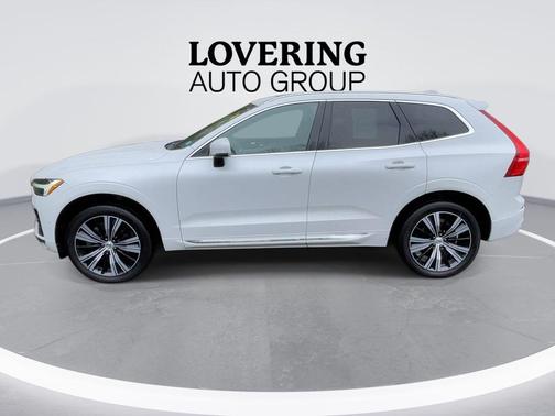 White 2022 Volvo XC60 B5 Inscription