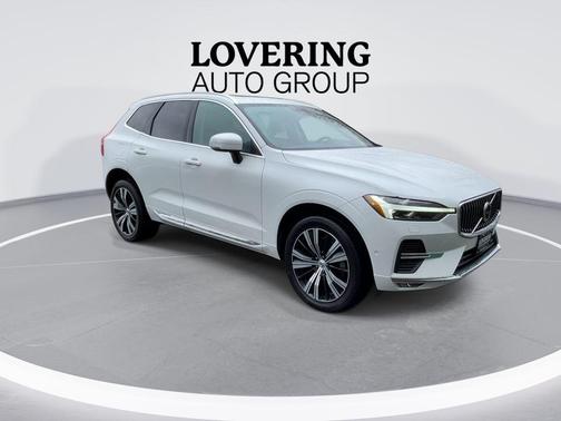 White 2022 Volvo XC60 B5 Inscription