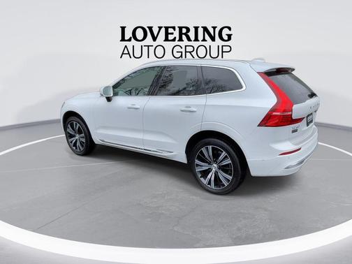 White 2022 Volvo XC60 B5 Inscription