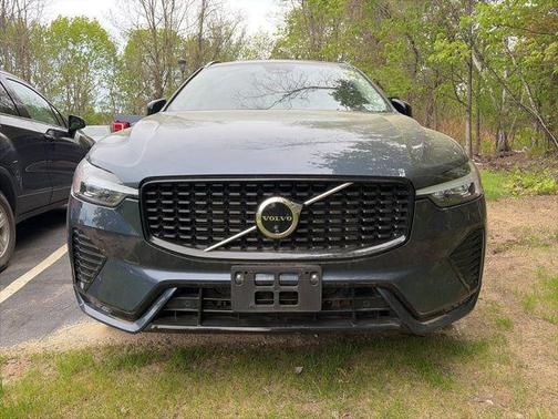 Denim Blue Metallic 2024 Volvo XC60 B5 Plus Dark Theme