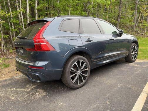 Denim Blue Metallic 2024 Volvo XC60 B5 Plus Dark Theme