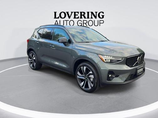 Forest Lake 2026 Volvo XC40 Ultra, B5 AWD Gas (mild hybrid), Dark
