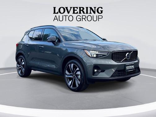 Forest Lake 2026 Volvo XC40 Ultra, B5 AWD Gas (mild hybrid), Dark